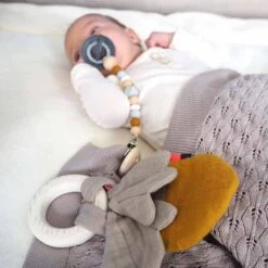 Kikadu Beissring Mit Kniester-Eichel, Forest Friends -Bambino Store 27483 1