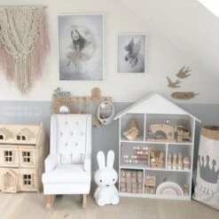 Rocking Seats Schaukelstuhl Kids Royal Rocker, Blush Rosa & Weißes Holz 13 Rocking Seats Schaukelstuhl Kids Royal Rocker, Blush Rosa & Weißes Holz -Bambino Store 32447 4